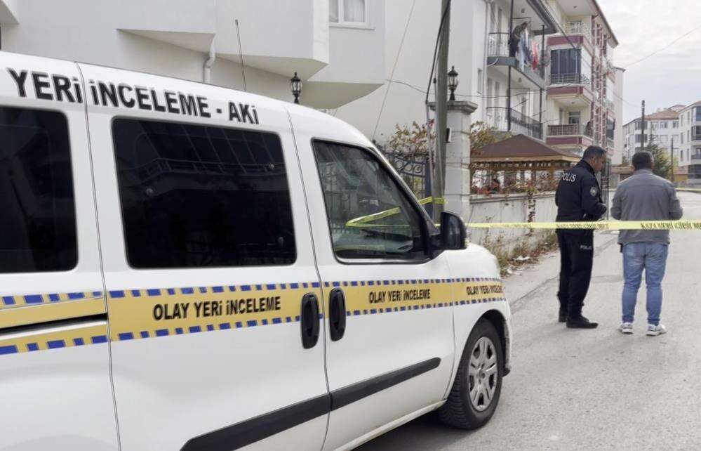 Kayınpeder - damat kavgası kanlı bitti! Kalbine saplanan bıçakla hastaneye getirildi 11